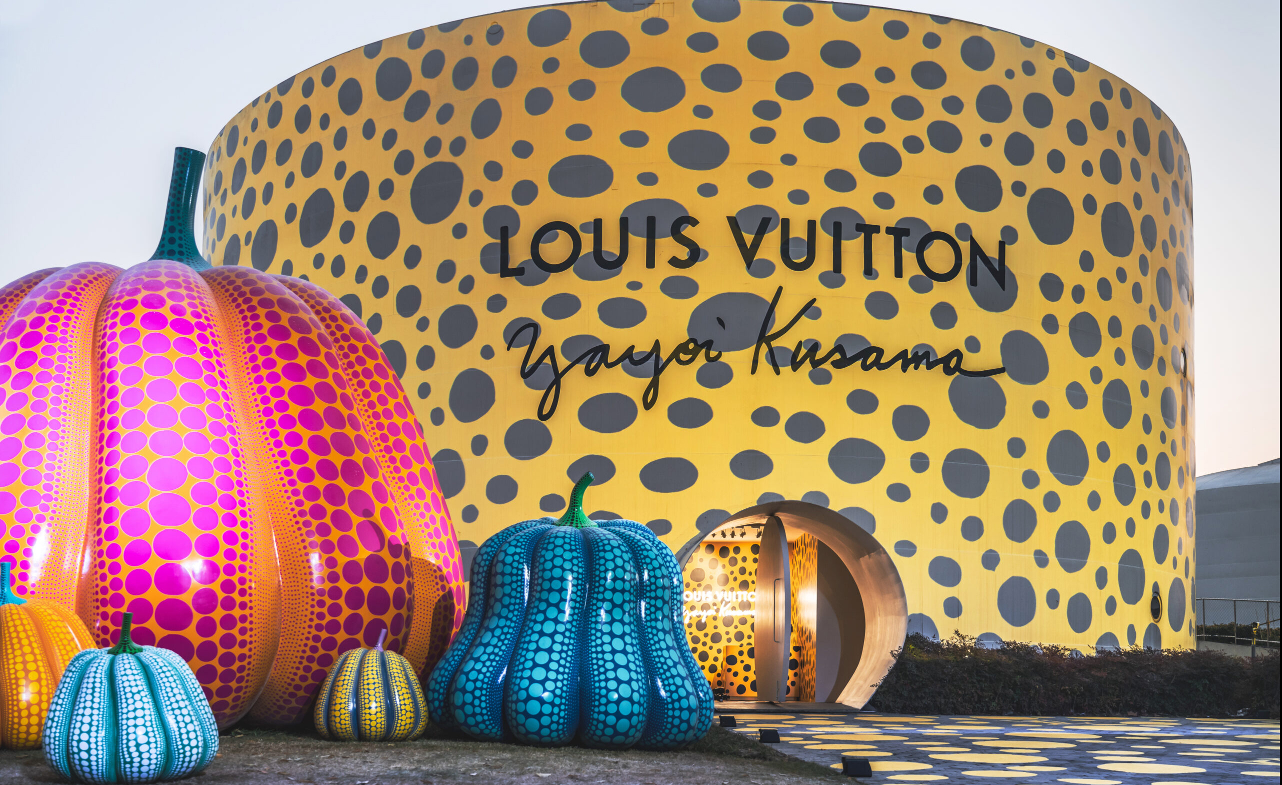 Louis Vuitton与草间弥生的跨界联名——艺术IP商业化的全球范式